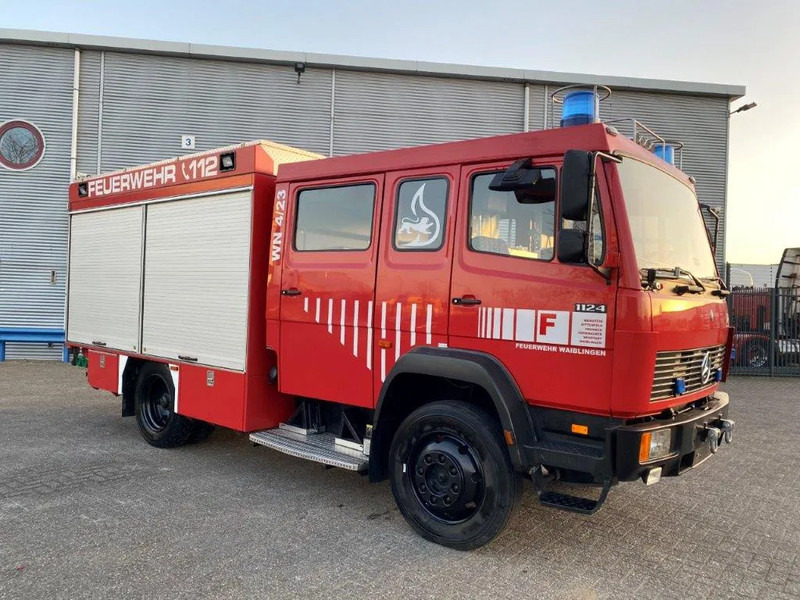 Mercedes-Benz 1124 AF / 4X4 / GERMAN TRUCK / WATERTANK 2400 LITER+POMP / GOOD CONDITION / ONLY:25235 KM / MARGE / MANUAL / 1996 - Feuerwehrfahrzeug: das Bild 2 Mercedes-Benz 1124 AF / 4X4 / GERMAN TRUCK / WATERTANK 2400 LITER+POMP / GOOD CONDITION / ONLY:25235 KM / MARGE / MANUAL / 1996 - Feuerwehrfahrzeug: das Bild 2