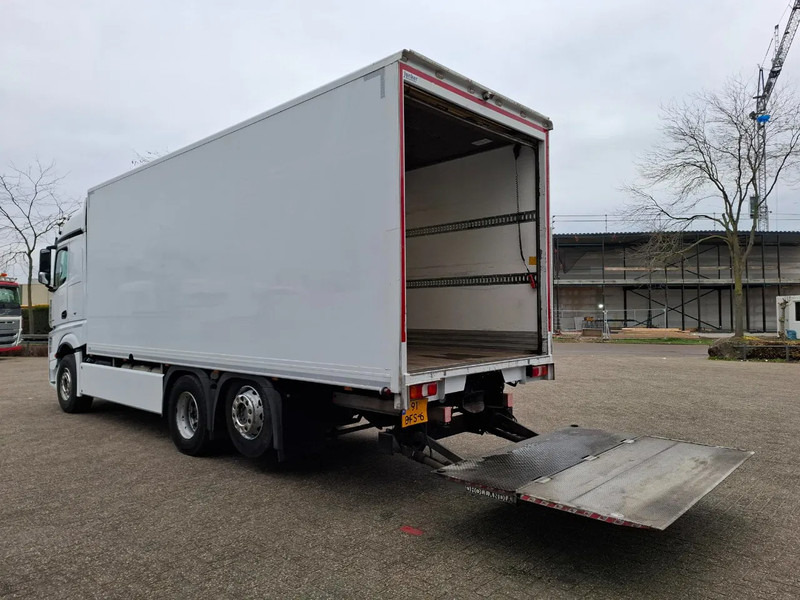 Mercedes-Benz Actros 2843 / NL TRUCK / TUV:08-01-2026 / LIFT+LENKACHSE / SMART TACHO / NAVI / PLATFORM 1500 KG / 2XBED / EURO-6 / 2015 - Koffer LKW: das Bild 4 Mercedes-Benz Actros 2843 / NL TRUCK / TUV:08-01-2026 / LIFT+LENKACHSE / SMART TACHO / NAVI / PLATFORM 1500 KG / 2XBED / EURO-6 / 2015 - Koffer LKW: das Bild 4