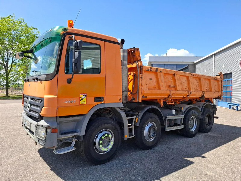 Mercedes-Benz Actros 4141 / 3SIDE MEILLER TIPPER / FULL-STEEL / DRUM BRAKES / ONLY:535937 KM / 2XSTEERING AXLE / AIRCO / AUTOMATIC / EURO-3 / - Kipper: das Bild 3 Mercedes-Benz Actros 4141 / 3SIDE MEILLER TIPPER / FULL-STEEL / DRUM BRAKES / ONLY:535937 KM / 2XSTEERING AXLE / AIRCO / AUTOMATIC / EURO-3 / - Kipper: das Bild 3