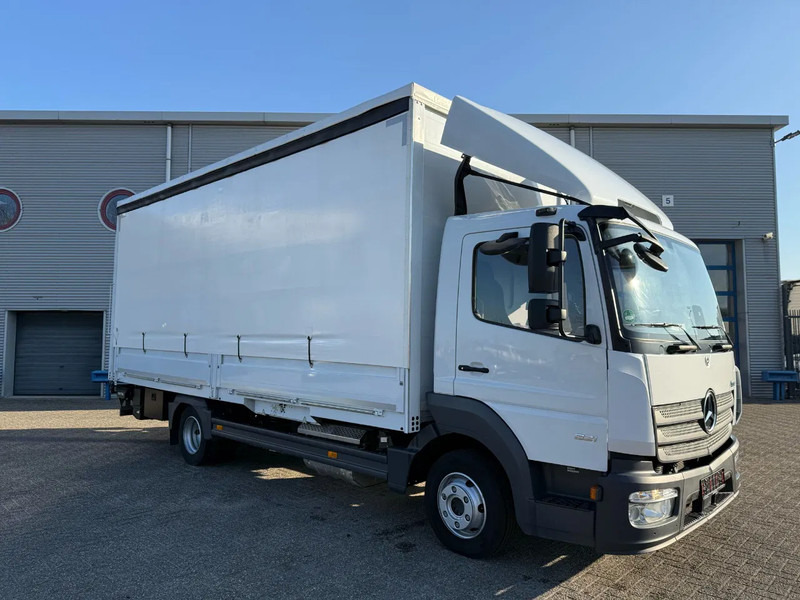 Mercedes-Benz Atego 821L / GERMAN TRUCK / ONLY:21672 KM / PLATFORM 1500KG / SMARTKEYS / CURTAIN SAILS / AIRCO / AUTOMATIC / EURO-6 / 2023 - Koffer LKW: das Bild 2 Mercedes-Benz Atego 821L / GERMAN TRUCK / ONLY:21672 KM / PLATFORM 1500KG / SMARTKEYS / CURTAIN SAILS / AIRCO / AUTOMATIC / EURO-6 / 2023 - Koffer LKW: das Bild 2