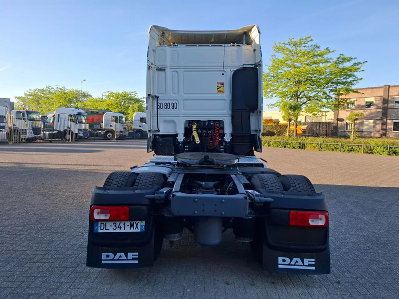 DAF XF106-460 / INTARDER / DEB / MANUAL / AIRCO / CLEAN TRUCK / EURO-6 / 2014 - Sattelzugmaschine: das Bild 4 DAF XF106-460 / INTARDER / DEB / MANUAL / AIRCO / CLEAN TRUCK / EURO-6 / 2014 - Sattelzugmaschine: das Bild 4