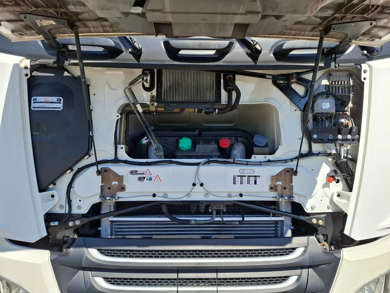 Sattelzugmaschine DAF XF106-460 / INTARDER / DOUBLE TANK / PARKCOOL / TUV:12-04-2026 / ACC / LWDS / ALCOA / AUTOMATIC / EURO-6 / 2017: das Bild 7