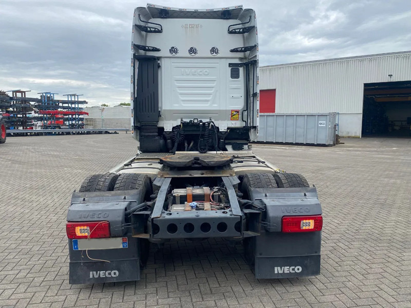 Iveco Stralis 570 XP / ENGINE RUNNING / INTARDER / PARKCOOL / DOUBLE TANK / NAVI / LEATHER / ONLY:749717 KM / ALCOA / EURO-6 / 2017 - Sattelzugmaschine: das Bild 4 Iveco Stralis 570 XP / ENGINE RUNNING / INTARDER / PARKCOOL / DOUBLE TANK / NAVI / LEATHER / ONLY:749717 KM / ALCOA / EURO-6 / 2017 - Sattelzugmaschine: das Bild 4