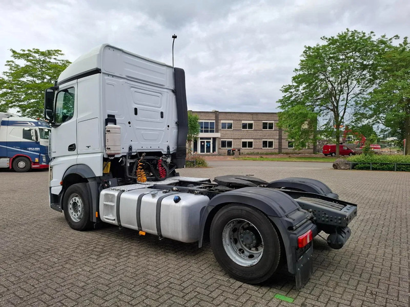 Mercedes-Benz Actros 1945 / DOUBLE TANK / ONLY:508736 KM / 2XBED / FRIDGE / AUTOMATIC / EURO-6 / 2015 - Sattelzugmaschine: das Bild 3 Mercedes-Benz Actros 1945 / DOUBLE TANK / ONLY:508736 KM / 2XBED / FRIDGE / AUTOMATIC / EURO-6 / 2015 - Sattelzugmaschine: das Bild 3