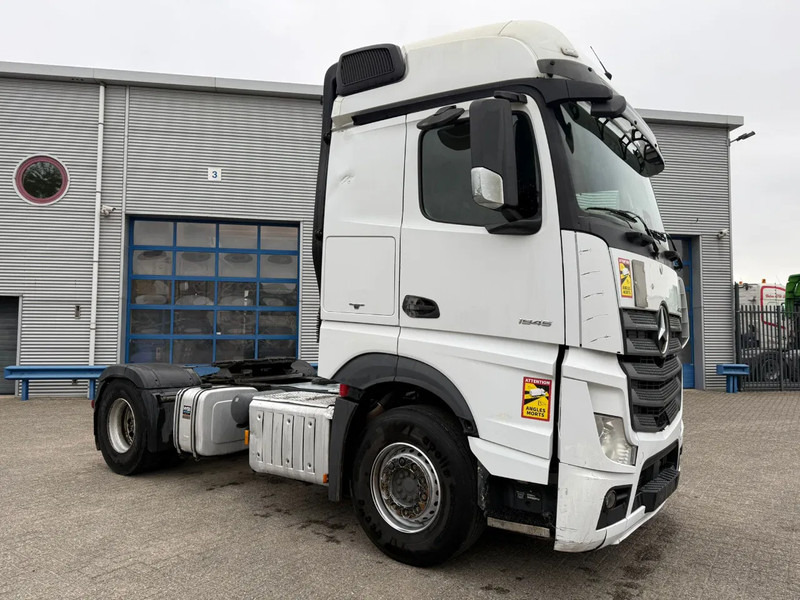 Mercedes-Benz Actros 1945 / HYDRAULICS / LWDS / AIRCO / SMART TACHO / 2XBED / FRIDGE / AUTOMATIC / EURO-6 / 2019 - Sattelzugmaschine: das Bild 2 Mercedes-Benz Actros 1945 / HYDRAULICS / LWDS / AIRCO / SMART TACHO / 2XBED / FRIDGE / AUTOMATIC / EURO-6 / 2019 - Sattelzugmaschine: das Bild 2