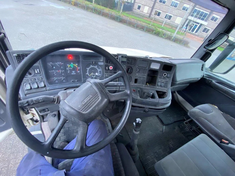 Innenraum Bild 1: Scania T114-340 / ONLY:207529 KM / GOOD CONDITION / OLD TACHO / MANUAL / EURO-2 / 1998 - Leasing Scania T114-340 / ONLY:207529 KM / GOOD CONDITION / OLD TACHO / MANUAL / EURO-2 / 1998