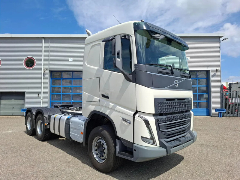 Volvo FH5-500 / 6X4 / RETARDER / HYDRAULICS / ONLY:46190 KM / BIG AXLE / 52 TON / VEB+ / ACC / LWDS / TOP CONDITION / AUTOMATIC / EURO - Sattelzugmaschine: das Bild 2 Volvo FH5-500 / 6X4 / RETARDER / HYDRAULICS / ONLY:46190 KM / BIG AXLE / 52 TON / VEB+ / ACC / LWDS / TOP CONDITION / AUTOMATIC / EURO - Sattelzugmaschine: das Bild 2