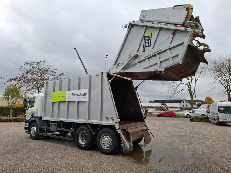 Scania P360 / RETARDER / ONLY:234640 KM / LENKACHSE / AIRCO / WORKING GARBAGE TRUCK / AUTOMATIC / EURO-5 / 2013 - Müllwagen: das Bild 4 Scania P360 / RETARDER / ONLY:234640 KM / LENKACHSE / AIRCO / WORKING GARBAGE TRUCK / AUTOMATIC / EURO-5 / 2013 - Müllwagen: das Bild 4