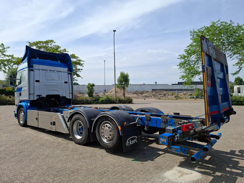 Scania R580 V8 / RETARDER / LIFT+LENKACHSE / FULL-AIR / PLATFORM 2000 KG / NAVI / LEATHER / AIRCO / AUTOMATIC / EURO-6 / 2014 - Fahrgestell LKW: das Bild 3 Scania R580 V8 / RETARDER / LIFT+LENKACHSE / FULL-AIR / PLATFORM 2000 KG / NAVI / LEATHER / AIRCO / AUTOMATIC / EURO-6 / 2014 - Fahrgestell LKW: das Bild 3
