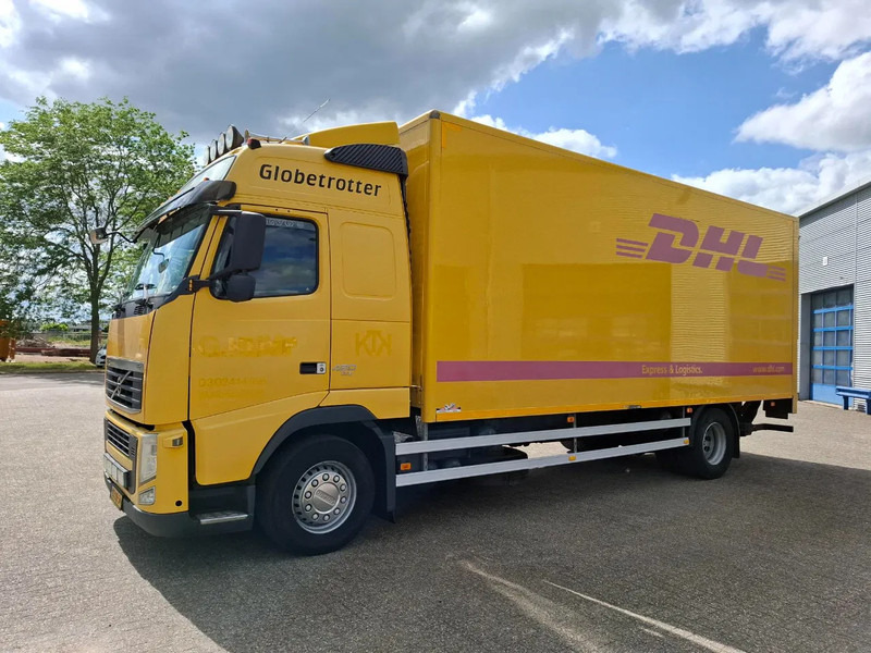 Volvo FH13-420 / NL TRUCK / PLATFORM 2000KG / AIRCO / FRIDGE / AUTOMATIC / EURO-5 / 2010 - Koffer LKW: das Bild 1 Volvo FH13-420 / NL TRUCK / PLATFORM 2000KG / AIRCO / FRIDGE / AUTOMATIC / EURO-5 / 2010 - Koffer LKW: das Bild 1