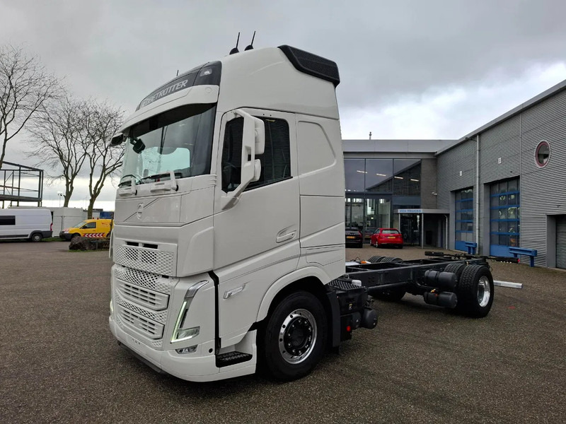 Volvo FH5-500 / XL / VEB+ / I-SAVE / I-PARKCOOL / ONLY:175784 KM / GERMAN TRUCK / FULL-AIR / WB:490 / ALCOA / LEATHER / 2023 - Fahrgestell LKW: das Bild 1 Volvo FH5-500 / XL / VEB+ / I-SAVE / I-PARKCOOL / ONLY:175784 KM / GERMAN TRUCK / FULL-AIR / WB:490 / ALCOA / LEATHER / 2023 - Fahrgestell LKW: das Bild 1