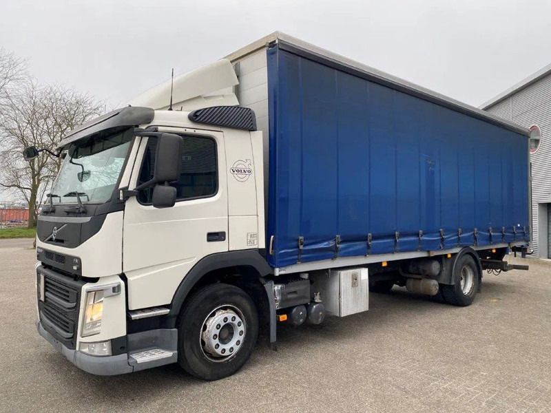 Volvo FM11-330 / LOW KM'S:472120 KM / LWDS / FULL-AIR / NAVI / CURTAIN SAILS / PLATFORM 2500KG / AUTOMATIC / EURO-6 / 2016 - Plane LKW: das Bild 1 Volvo FM11-330 / LOW KM'S:472120 KM / LWDS / FULL-AIR / NAVI / CURTAIN SAILS / PLATFORM 2500KG / AUTOMATIC / EURO-6 / 2016 - Plane LKW: das Bild 1