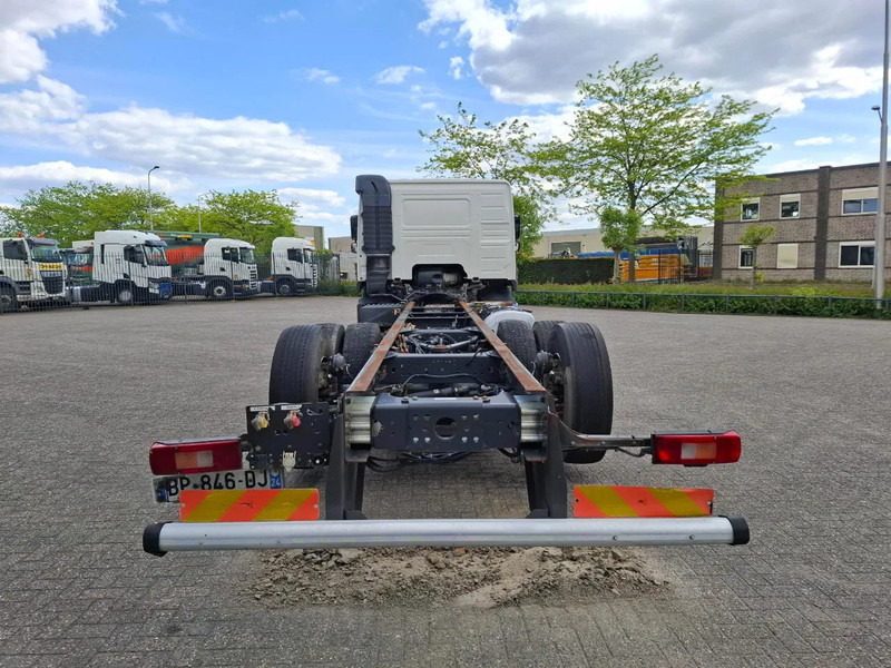 Volvo FM13-420 / VEB+ / LIFT+LENKACHSE / INLINER / AIRCO / AUTOMATIC / EURO-5 / 2011 - Fahrgestell LKW: das Bild 4 Volvo FM13-420 / VEB+ / LIFT+LENKACHSE / INLINER / AIRCO / AUTOMATIC / EURO-5 / 2011 - Fahrgestell LKW: das Bild 4