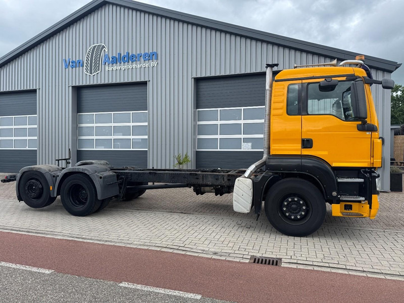MAN TGS 26.360 6x2, PTO Pump, Manual Gear, Steering Axle - Koffer LKW: das Bild 2 MAN TGS 26.360 6x2, PTO Pump, Manual Gear, Steering Axle - Koffer LKW: das Bild 2