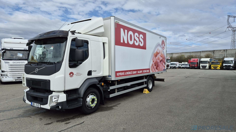 VOLVO FL 250 BB EURO 6 - mrazírna + CARRIER XARIOS 600 EL MAXI - Kühlkoffer LKW: das Bild 2 VOLVO FL 250 BB EURO 6 - mrazírna + CARRIER XARIOS 600 EL MAXI - Kühlkoffer LKW: das Bild 2