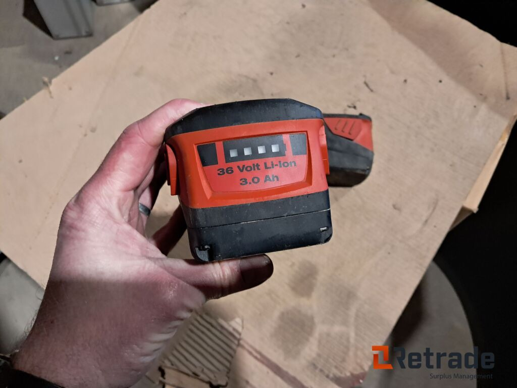 2 stk Hilti Batterier 36 volt - Baugeräte: das Bild 5 2 stk Hilti Batterier 36 volt - Baugeräte: das Bild 5
