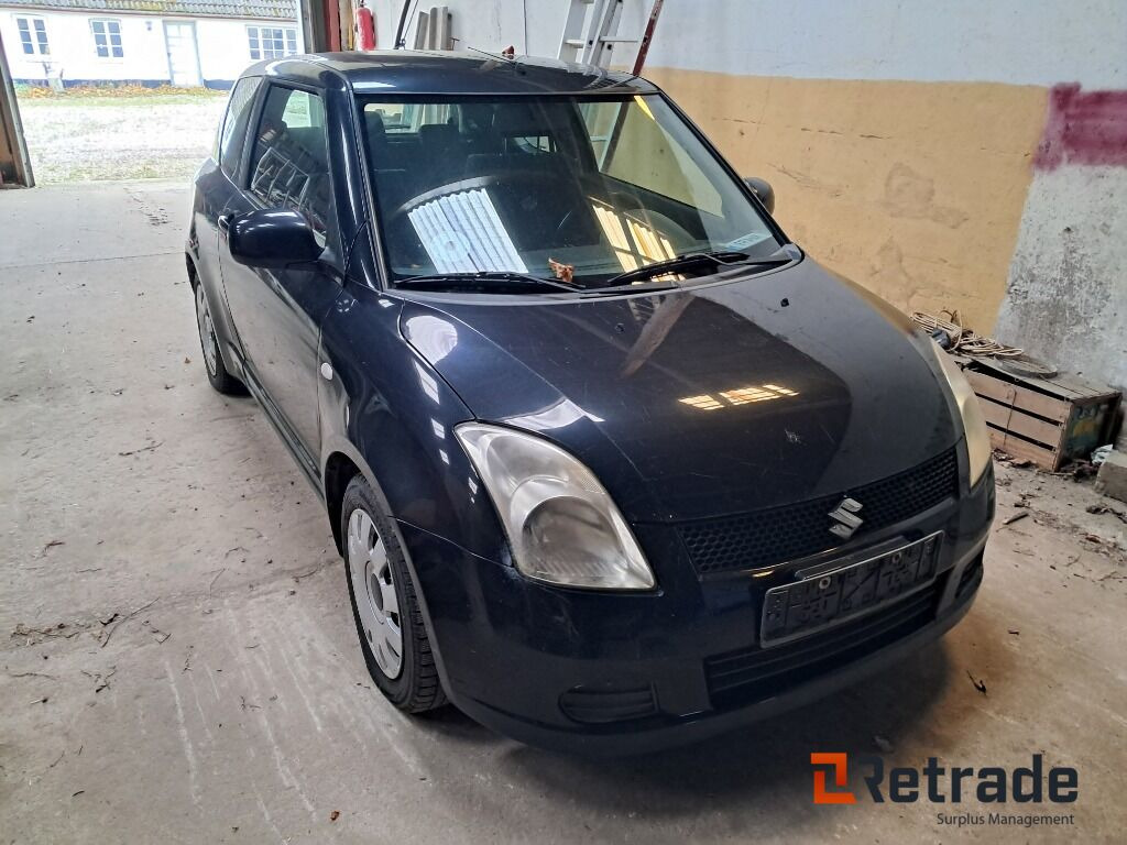 Bil Suzuki Swift 1,3 A/mt - PKW: das Bild 2 Bil Suzuki Swift 1,3 A/mt - PKW: das Bild 2