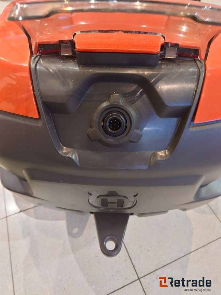 Eldriven gräsklippare Husqvarna R 112 IC RIDER - Rasenmäher: das Bild 5 Eldriven gräsklippare Husqvarna R 112 IC RIDER - Rasenmäher: das Bild 5