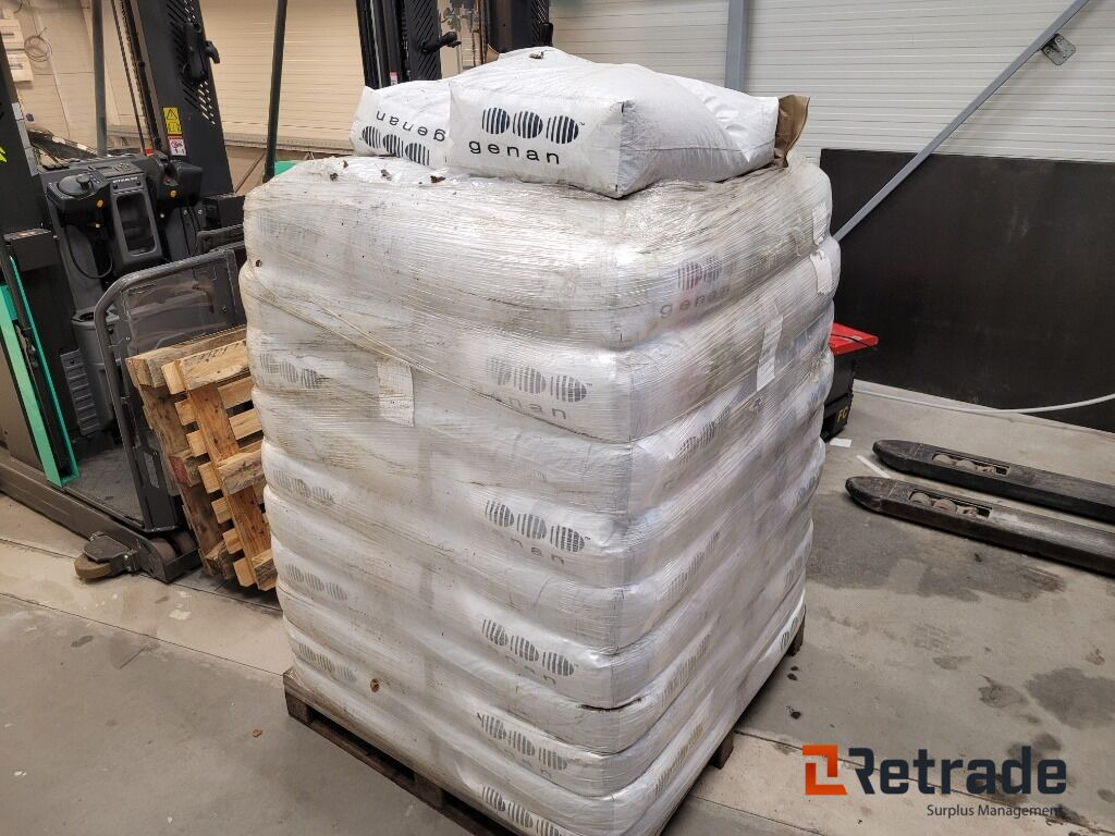 Gummigranulat Genan Ultra coarse - Baugeräte: das Bild 2 Gummigranulat Genan Ultra coarse - Baugeräte: das Bild 2