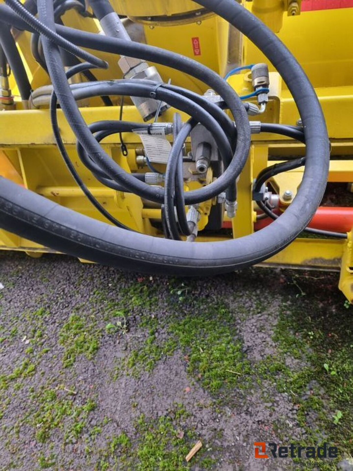 KAHLBACHER KFS 750/2700 HP - Baugeräte: das Bild 2 KAHLBACHER KFS 750/2700 HP - Baugeräte: das Bild 2