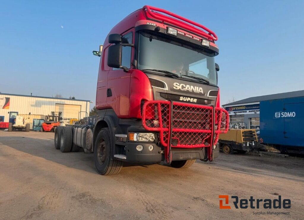 Lastbil Scania Super R620 V8 6x4 - Fahrgestell LKW: das Bild 2 Lastbil Scania Super R620 V8 6x4 - Fahrgestell LKW: das Bild 2