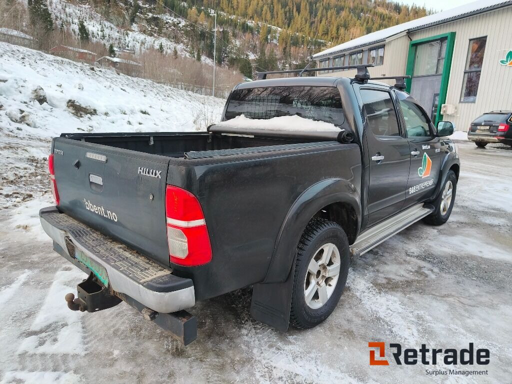 TOYOTA Hilux 4WD - PKW: das Bild 4 TOYOTA Hilux 4WD - PKW: das Bild 4