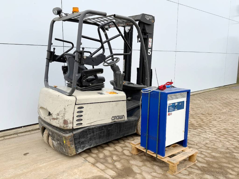 Crown SC4240-1.6 - Duplex / Side Shift / Dutch Machine - Elektrostapler: das Bild 5 Crown SC4240-1.6 - Duplex / Side Shift / Dutch Machine - Elektrostapler: das Bild 5