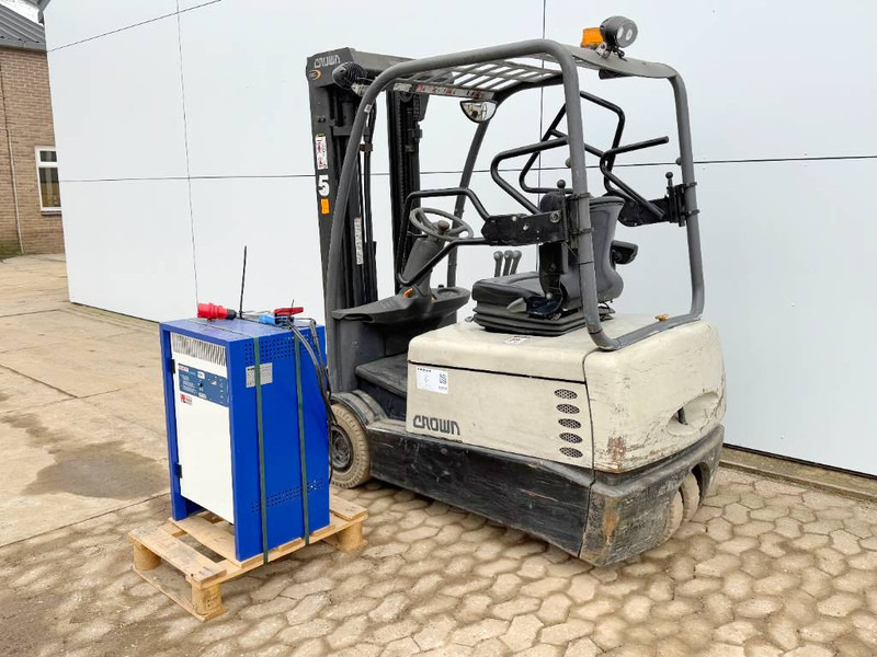 Crown SC4240-1.6 - Duplex / Side Shift / Dutch Machine - Elektrostapler: das Bild 3 Crown SC4240-1.6 - Duplex / Side Shift / Dutch Machine - Elektrostapler: das Bild 3