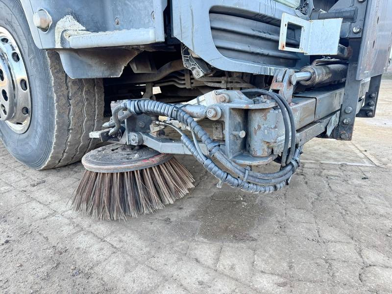 Kehrmaschine MAN MAN TGS18.320 - Dutch Sweeper Truck / Kehrwagen: das Bild 17
