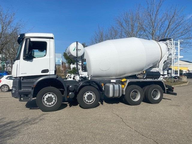 Mercedes Arocs 4145 - Fahrmischer: das Bild 1 Mercedes Arocs 4145 - Fahrmischer: das Bild 1
