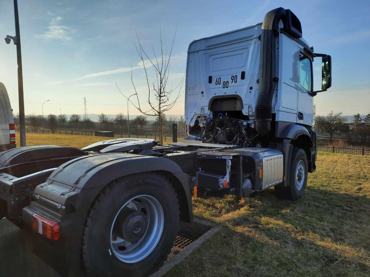 Mercedes Arocs 1851 HAD - Sattelzugmaschine: das Bild 2 Mercedes Arocs 1851 HAD - Sattelzugmaschine: das Bild 2