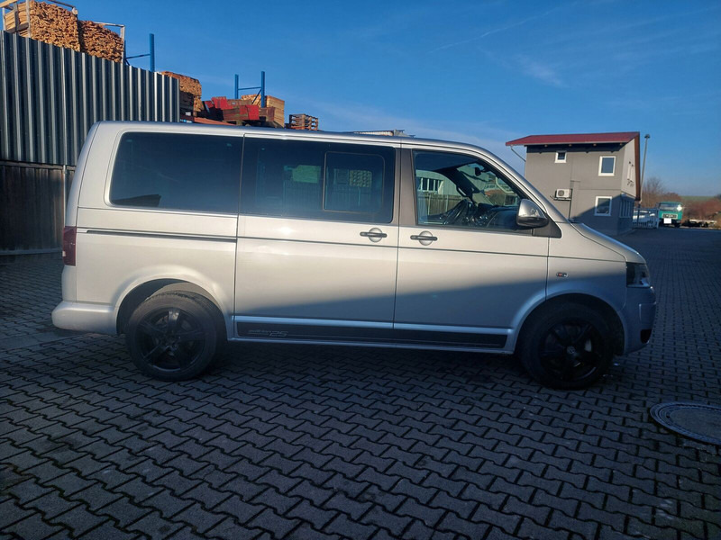 Volkswagen Transporter Multivan AHK Doppelklima Tisch Leder 7-Sitzer - Kleinbus, Personentransporter: das Bild 4 Volkswagen Transporter Multivan AHK Doppelklima Tisch Leder 7-Sitzer - Kleinbus, Personentransporter: das Bild 4