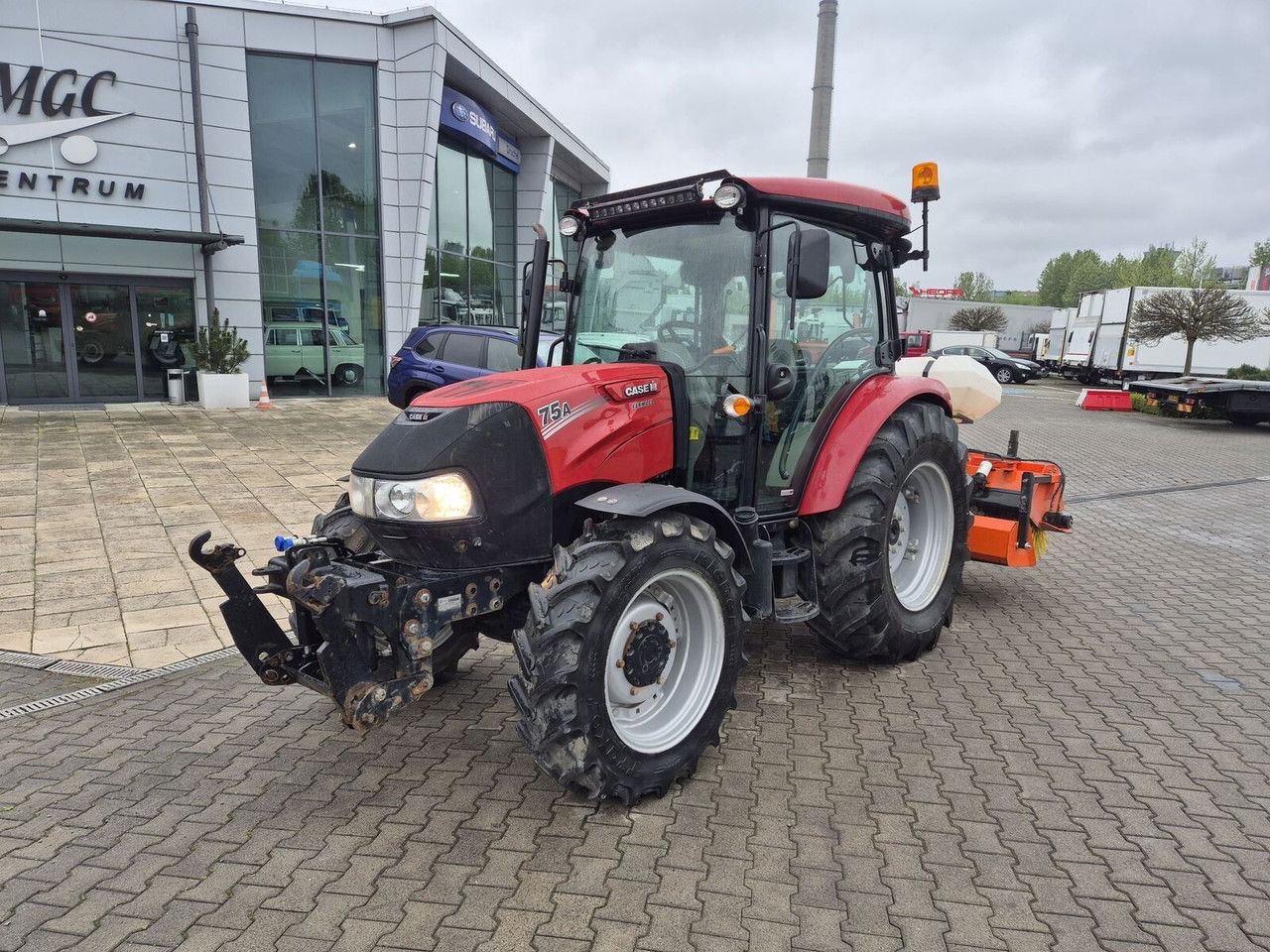 Case IH Farmall 75 / 2022 / Only 1853 MTH / Sweeper + Plow Extra / 1 OWN - Traktor: das Bild 3 Case IH Farmall 75 / 2022 / Only 1853 MTH / Sweeper + Plow Extra / 1 OWN - Traktor: das Bild 3