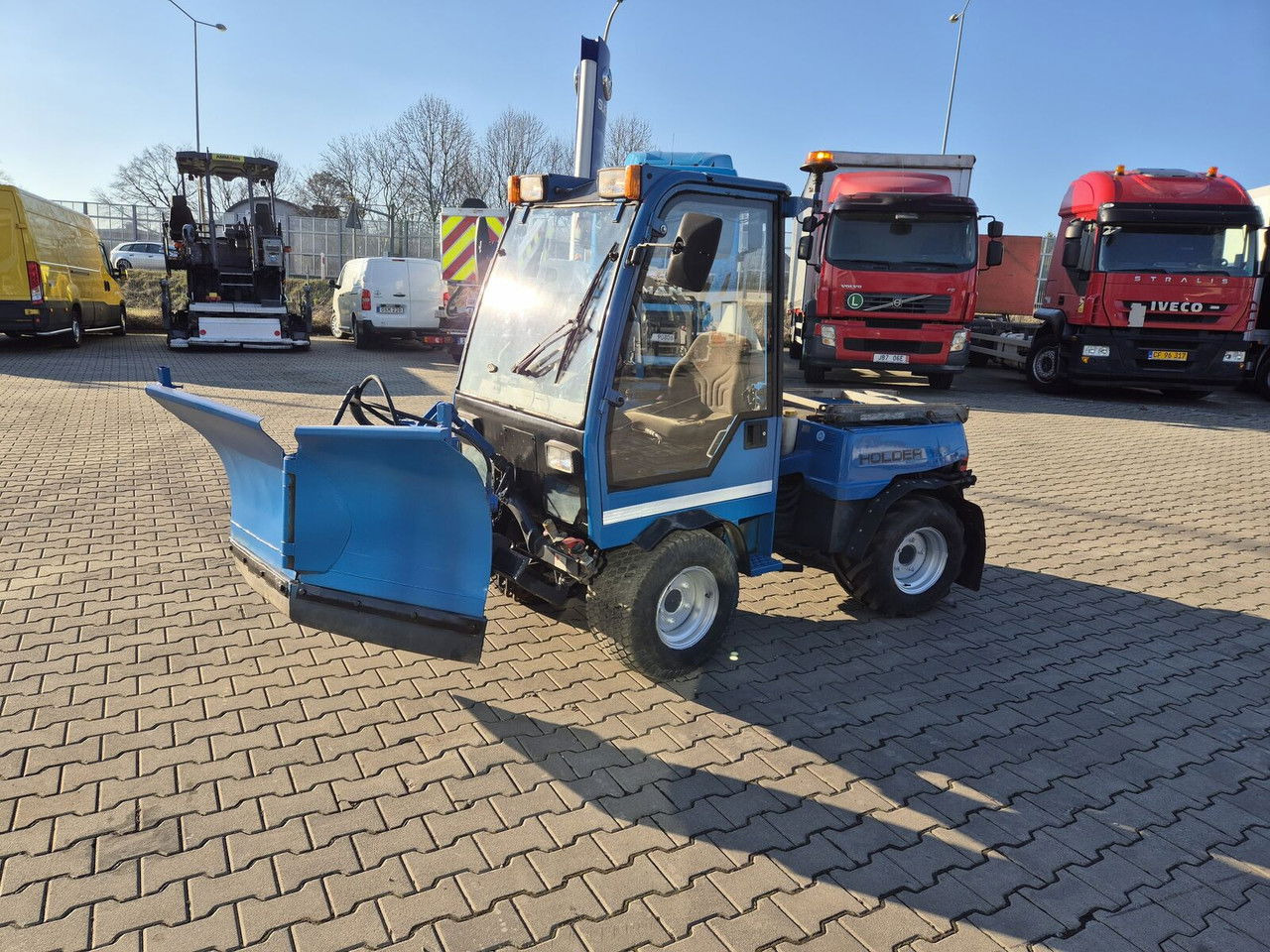 Holder C245 4WD / Tool carrier / Snow plow / PTO Front AN D Rear / 4X4 / Holder C245 4WD / Tool carrier / Snow plow / PTO Front AN D Rear / 4X4 / - Kommunaltraktor: das Bild 1 Holder C245 4WD / Tool carrier / Snow plow / PTO Front AN D Rear / 4X4 / Holder C245 4WD / Tool carrier / Snow plow / PTO Front AN D Rear / 4X4 / - Kommunaltraktor: das Bild 1