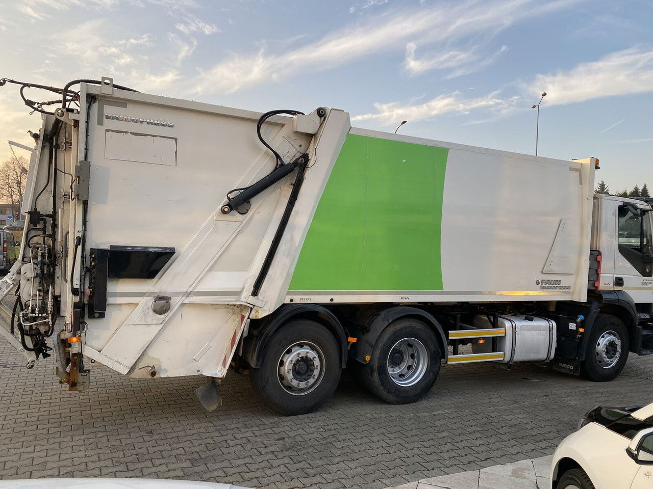 Iveco Stralis 330 EEV / Faun Vario Press 11 27M3 / Service NEW / TOP Iveco Stralis 330 EEV / Faun Vario Press 11 27M3 / Service NEW / TOP - Müllwagen: das Bild 3 Iveco Stralis 330 EEV / Faun Vario Press 11 27M3 / Service NEW / TOP Iveco Stralis 330 EEV / Faun Vario Press 11 27M3 / Service NEW / TOP - Müllwagen: das Bild 3