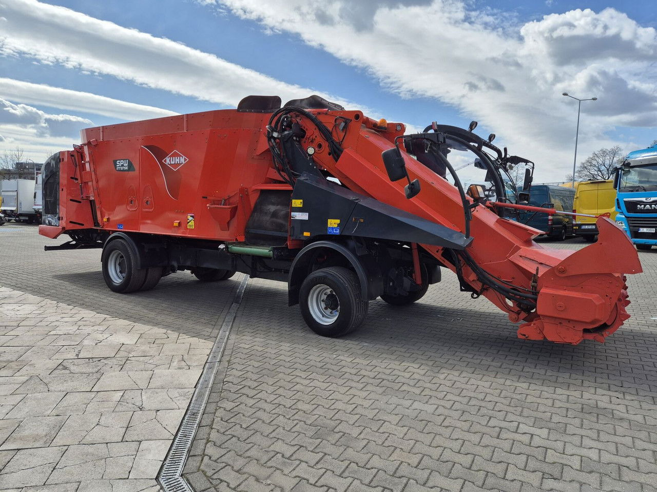 Kuhn SPW 22 Intense /feed wagon/ 1 Owner / NEW Service SPW 22 Intense /feed wago Kuhn SPW 22 Intense /feed wagon/ 1 Owner / NEW Service SPW 22 Intense /feed wagon/ 1 Owner / NEW Service / UP TO 22m3 - Futtermischwagen: das Bild 1 Kuhn SPW 22 Intense /feed wagon/ 1 Owner / NEW Service SPW 22 Intense /feed wago Kuhn SPW 22 Intense /feed wagon/ 1 Owner / NEW Service SPW 22 Intense /feed wagon/ 1 Owner / NEW Service / UP TO 22m3 - Futtermischwagen: das Bild 1