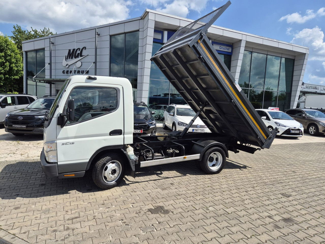 Mitsubishi Canter Fuso 3C13 / Kipper / Only 177TKM / Works Great - Kipper: das Bild 1 Mitsubishi Canter Fuso 3C13 / Kipper / Only 177TKM / Works Great - Kipper: das Bild 1