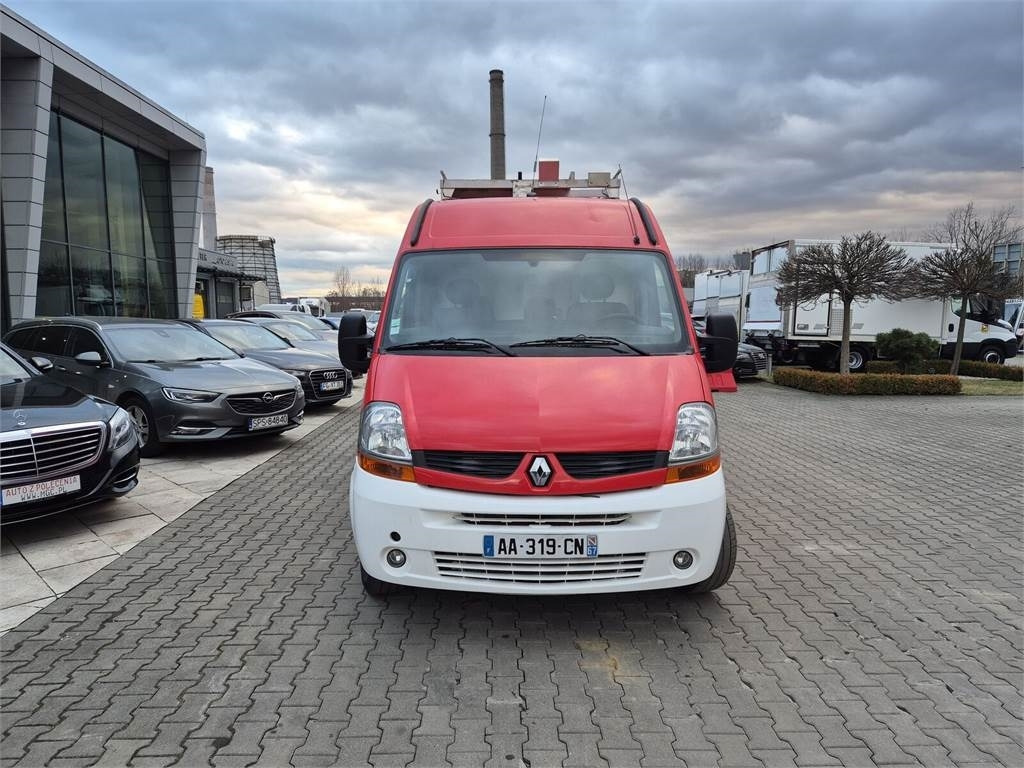 Renault Master 2.5 DCi / ONLY 25TKM!!! / LIKE NEW / WE HAV - Feuerwehrfahrzeug: das Bild 4 Renault Master 2.5 DCi / ONLY 25TKM!!! / LIKE NEW / WE HAV - Feuerwehrfahrzeug: das Bild 4