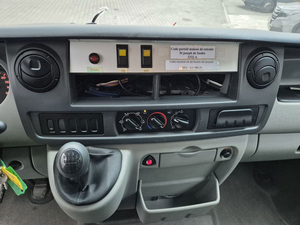 Feuerwehrfahrzeug Renault Master 2.5 DCi / Only 25TKM / Like NEW / WE Have 3 THE Same: das Bild 17