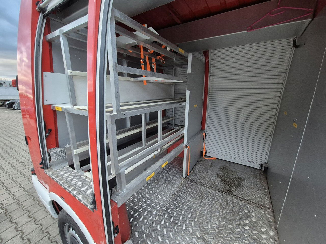 Feuerwehrfahrzeug Renault Master 2.5 DCi / Only 25TKM / Like NEW / WE Have 3 THE Same: das Bild 22