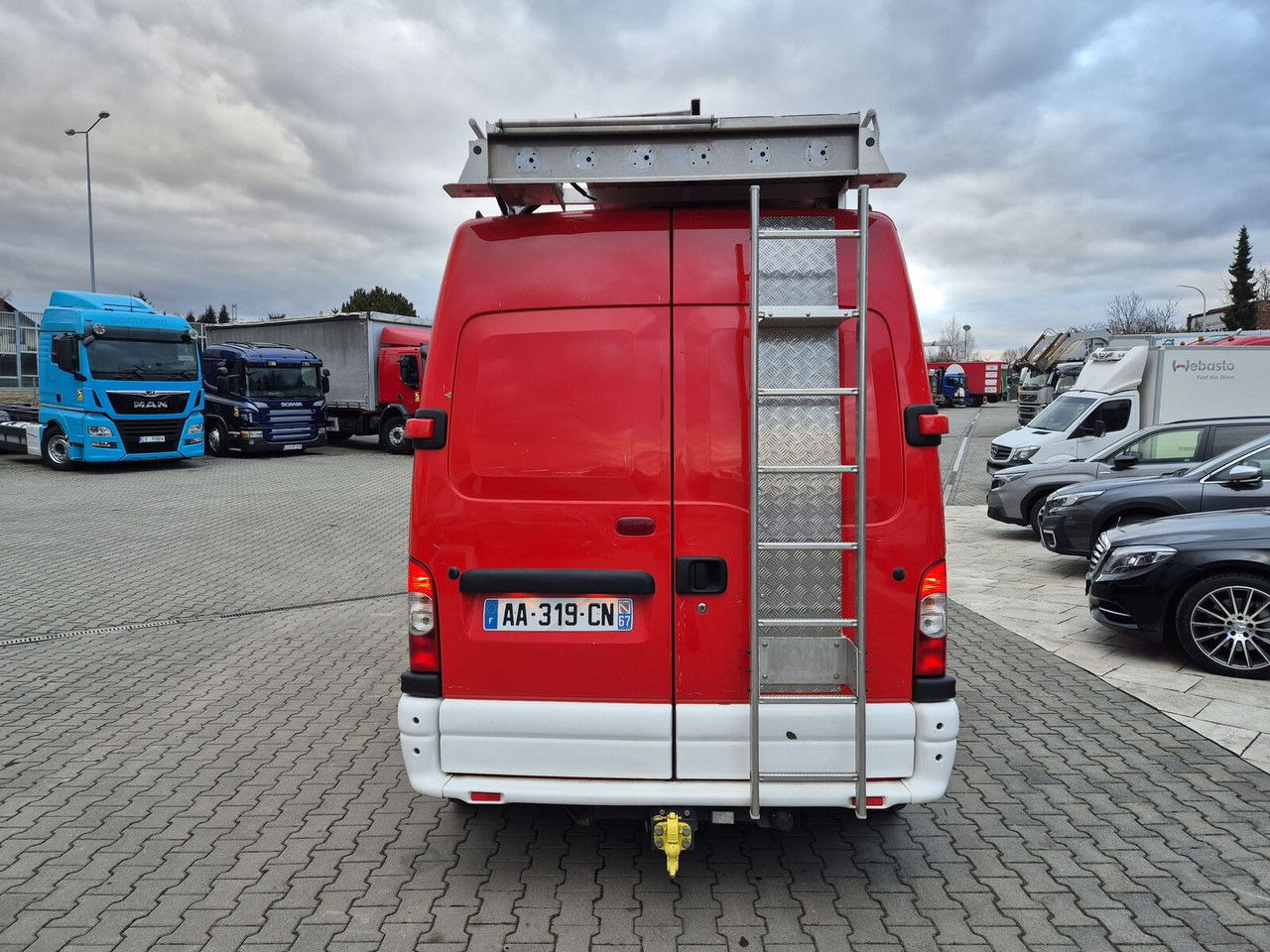 Feuerwehrfahrzeug Renault Master 2.5 DCi / Only 25TKM / Like NEW / WE Have 3 THE Same: das Bild 8