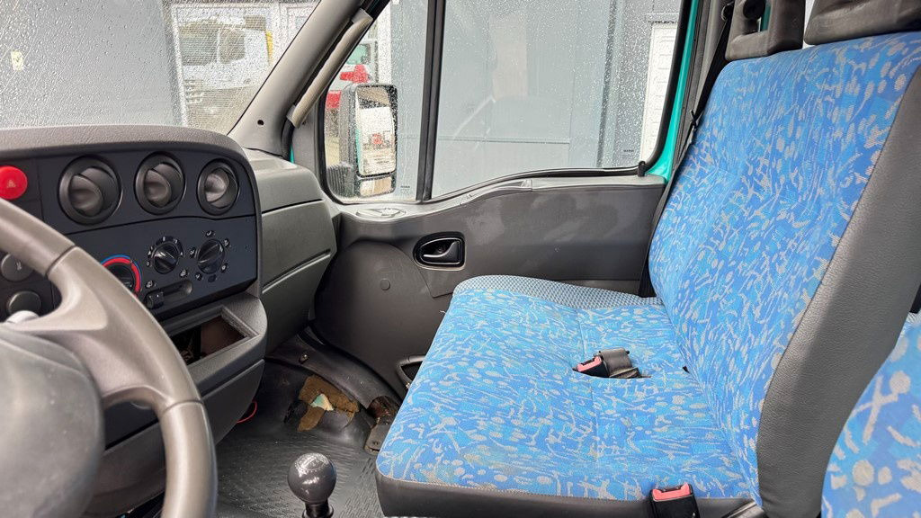 Pritsche Transporter Iveco Daily 65 C15 stake body - Hiab 045-3 - 7.5M: das Bild 26 Pritsche Transporter Iveco Daily 65 C15 stake body - Hiab 045-3 - 7.5M: das Bild 26