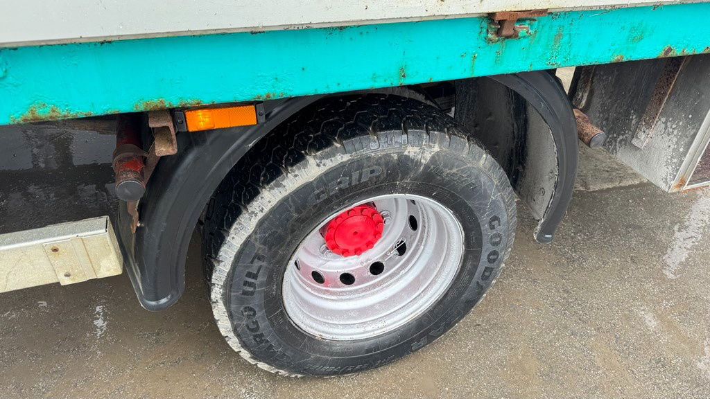 Pritsche Transporter Iveco Daily 65 C15 stake body - Hiab 045-3 - 7.5M: das Bild 17 Pritsche Transporter Iveco Daily 65 C15 stake body - Hiab 045-3 - 7.5M: das Bild 17