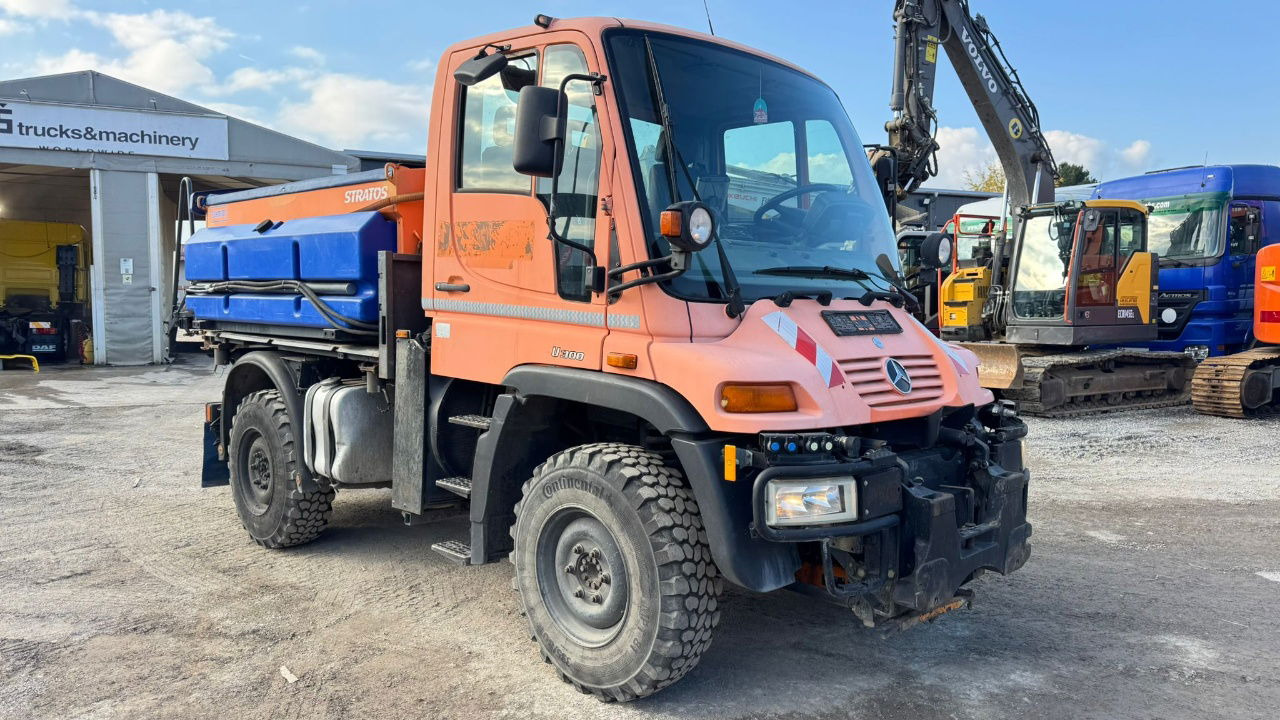 Mercedes-Benz Unimog U300 4x4 - Schmidt salt spreader 3m3 - LKW: das Bild 2 Mercedes-Benz Unimog U300 4x4 - Schmidt salt spreader 3m3 - LKW: das Bild 2