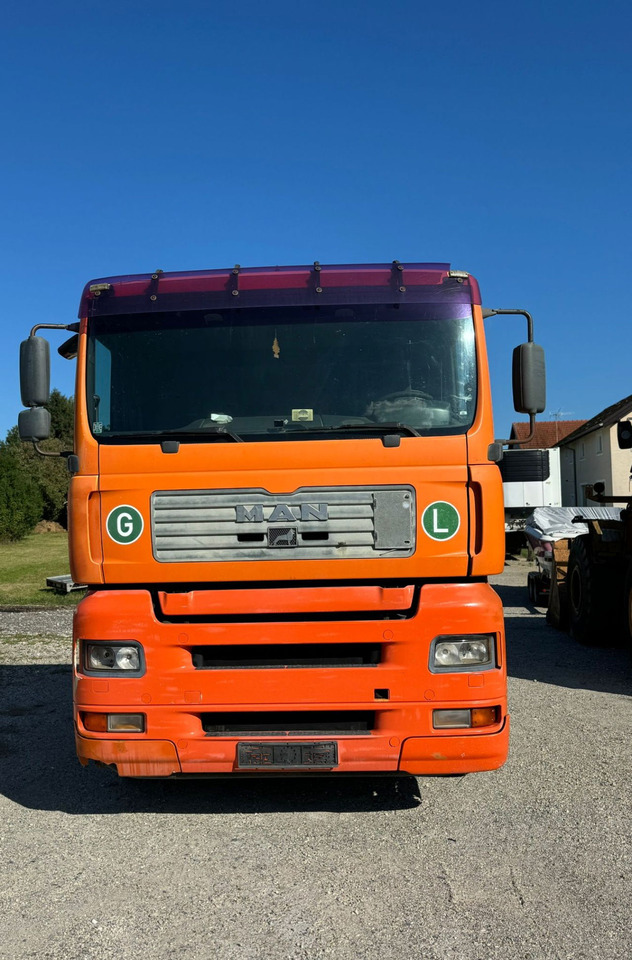 MAN TGA 26.460 6X2 chassis - lifitng axle - Fahrgestell LKW: das Bild 2 MAN TGA 26.460 6X2 chassis - lifitng axle - Fahrgestell LKW: das Bild 2