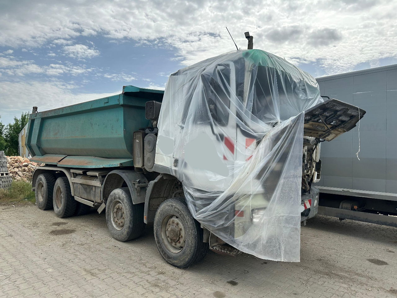 Mercedes-Benz Actros 4141 K 8x6 mulda tipper - damaged - Kipper: das Bild 1 Mercedes-Benz Actros 4141 K 8x6 mulda tipper - damaged - Kipper: das Bild 1