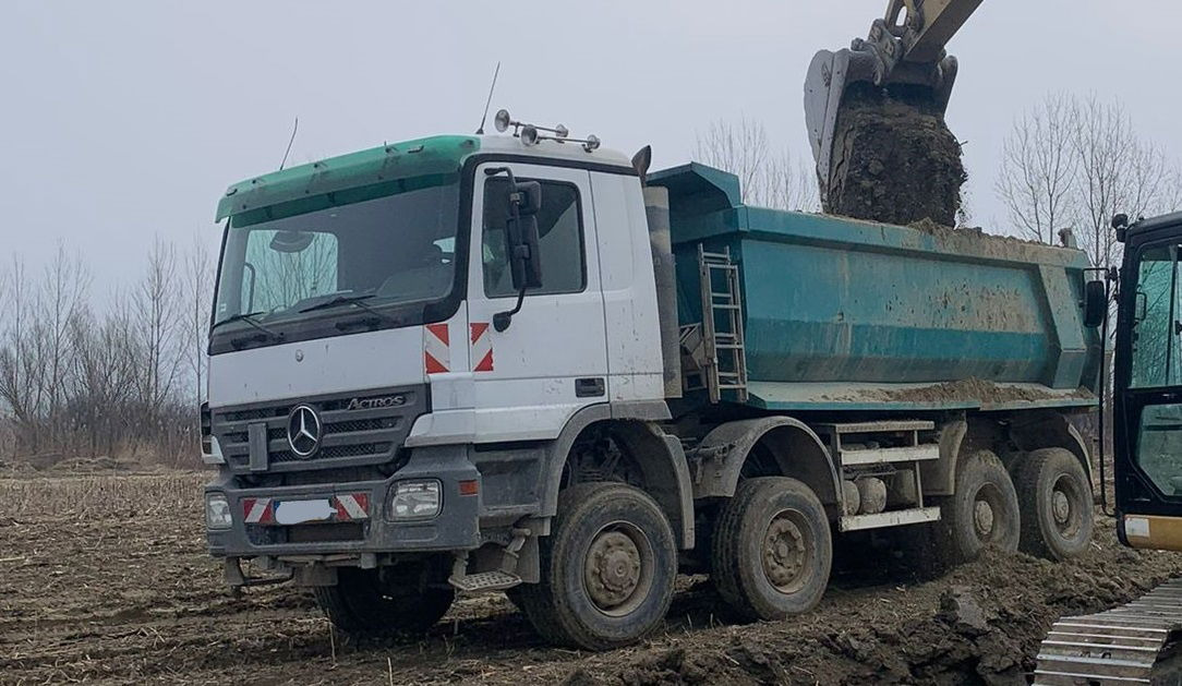 Mercedes-Benz Actros 4141 K 8x6 mulda tipper - damaged - Kipper: das Bild 2 Mercedes-Benz Actros 4141 K 8x6 mulda tipper - damaged - Kipper: das Bild 2