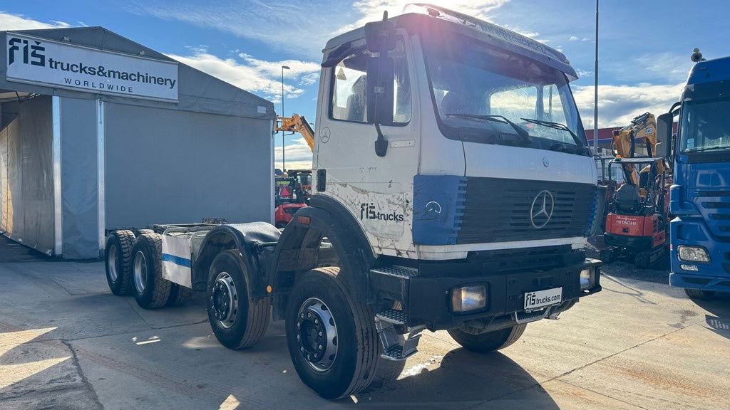 Mercedes-Benz SK 3234 8x4 chassis - Fahrgestell LKW: das Bild 3 Mercedes-Benz SK 3234 8x4 chassis - Fahrgestell LKW: das Bild 3