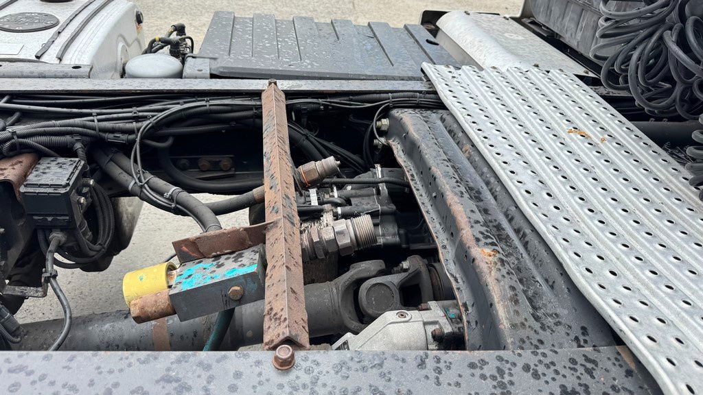 MAN TGX 18.400 4X2 tipp. hydr. - retarder - Sattelzugmaschine: das Bild 5 MAN TGX 18.400 4X2 tipp. hydr. - retarder - Sattelzugmaschine: das Bild 5