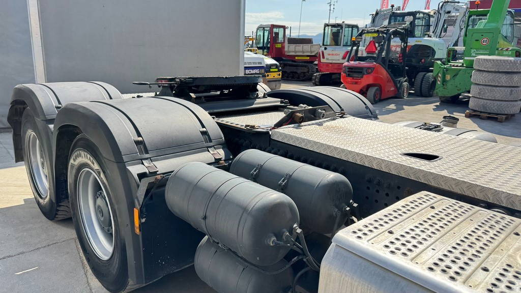 Mercedes-Benz Arocs 3348 6X4 - Euro 6 - retarder - tipper hydraulics - Sattelzugmaschine: das Bild 4 Mercedes-Benz Arocs 3348 6X4 - Euro 6 - retarder - tipper hydraulics - Sattelzugmaschine: das Bild 4